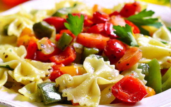 Salade De Pâtes Aux Courgettes Et Tomates